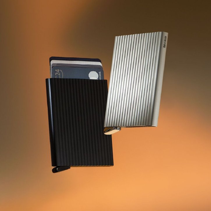 Secrid Premium Cardprotector fluted black +